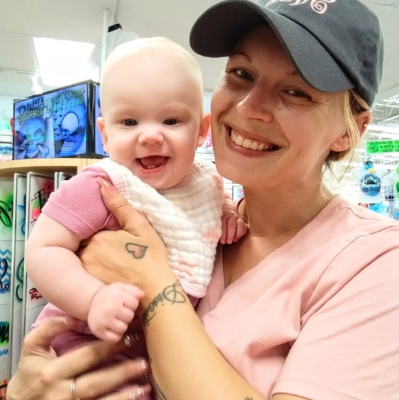 Meet your Posher, Katelyn - Picture 6 of 13